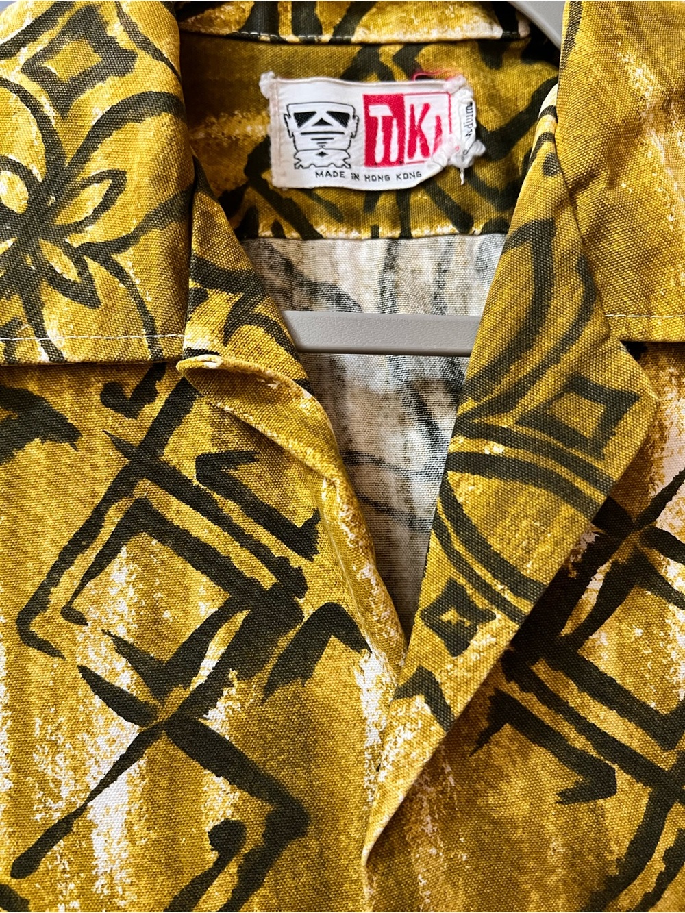 Men’s Yellow Graphic Casual Button-Down Shirt